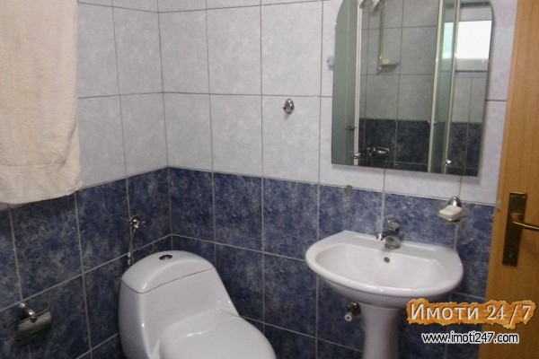 Prodavam plac 433 m2 so 2 Apartmani 100 metra od Ohridsko Ezero   OHRID