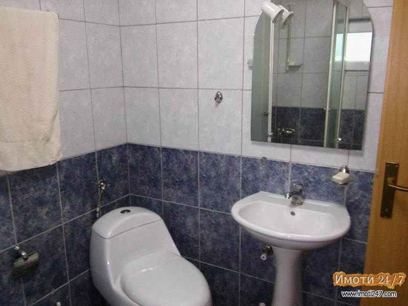 Prodavam plac 433 m2 so 2 Apartmani 100 metra od Ohridsko Ezero   OHRID