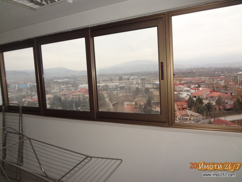 Се продаваат два споени стана во П Влае -посебно или одделно-