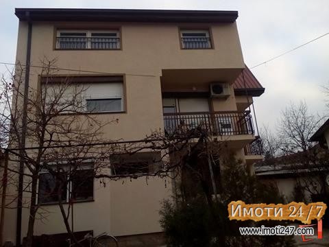 Куќа со три стана во Бутел 2 Butel 2