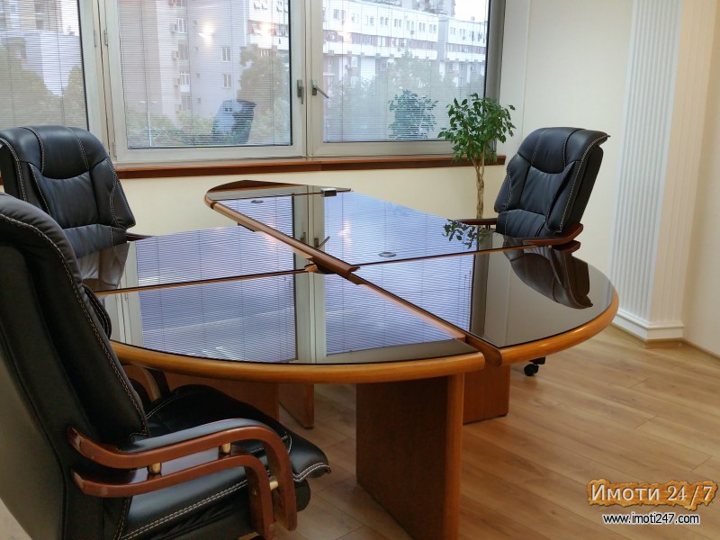 se izdava luksuzno namesten deloven prostor