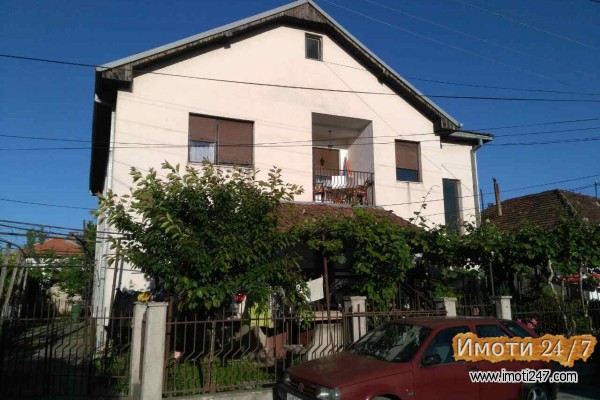 Se prodava kuca vo Butel 1