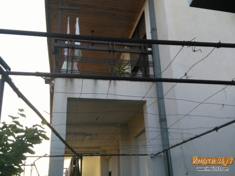 Se prodava kuca vo Butel 1