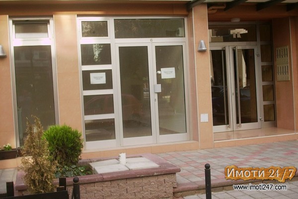 IZDAVA NOV DUKJAN 23m2 VO STROG CENTAR