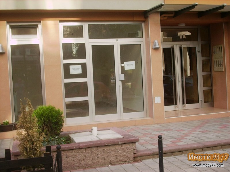 IZDAVA NOV DUKJAN 23m2 VO STROG CENTAR