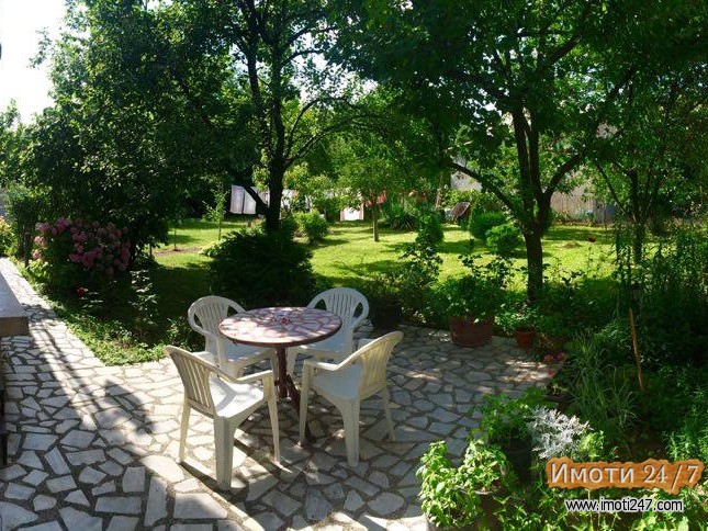 ПРОДАВАМ КУЌА ВО НАСЕЛБА ЛИСИЧЕ 150 М2