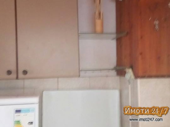 IZDAVAM GARSONJERA VO AVTOKOMANDA