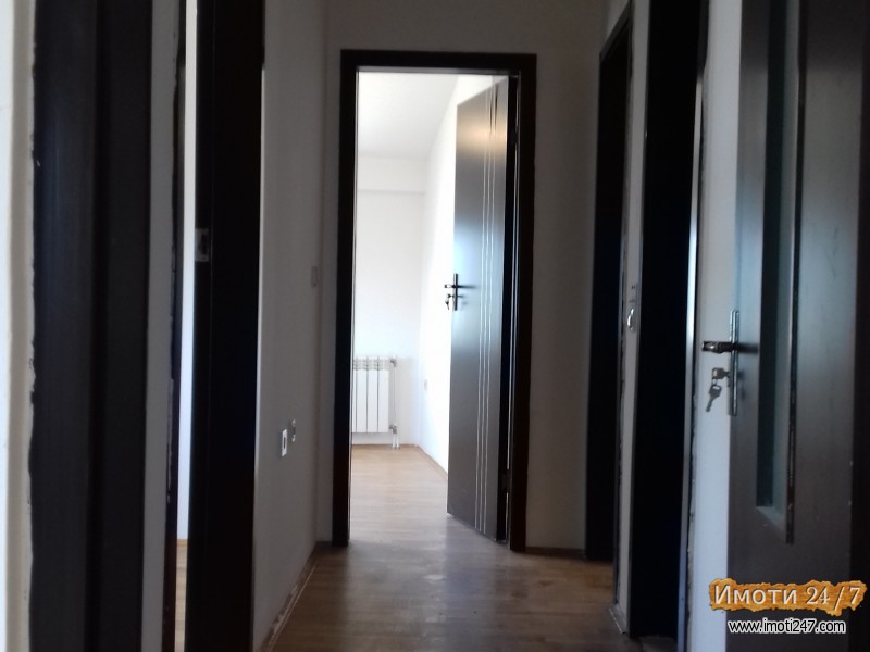 НОВ  СТАН  СО  ПАРКИНГ  МЕСТО