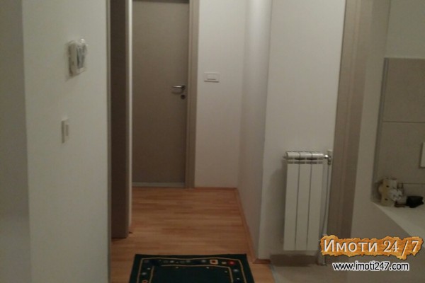 Izdavam stan vo aerodom ELENA LUKA HOME