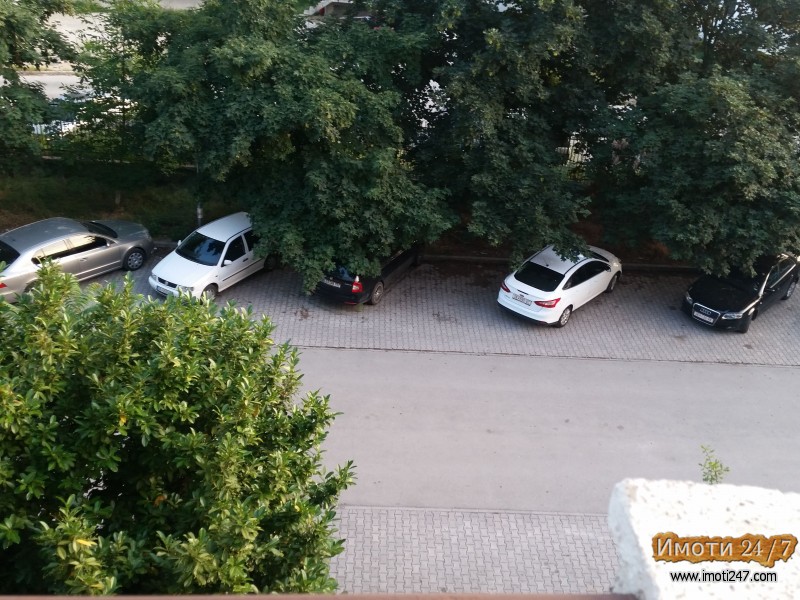 Се издава комплетно опремен двособен стан во одлична состојба во Центар