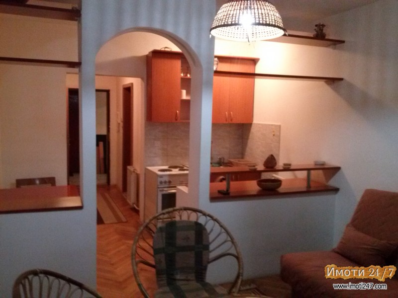 IZDAVAM GARSONJERA KOMPLETNO NAMESTENA I OPREMENA