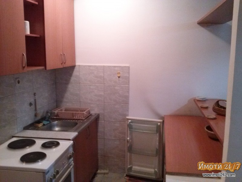 IZDAVAM GARSONJERA KOMPLETNO NAMESTENA I OPREMENA