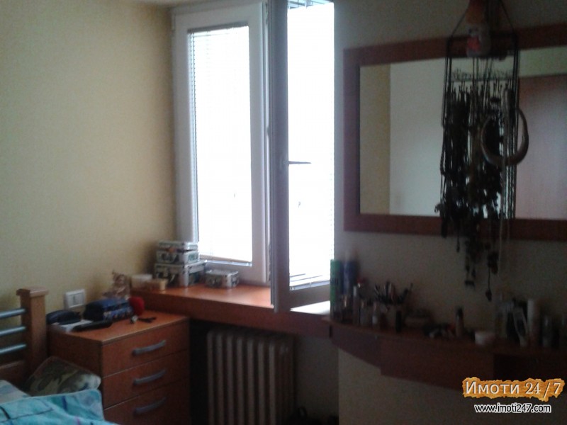 Стан во Центар позади Универзална