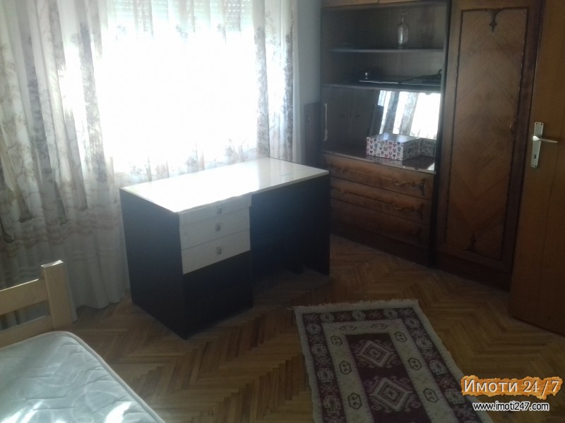 Издавање на трособен наместен стан
