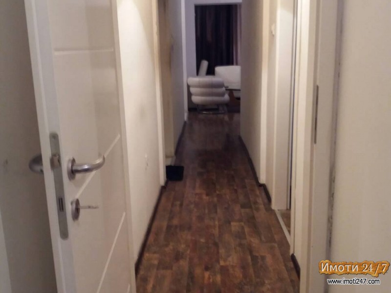 Prodavam 3-soben stan na ul Ruzveltova