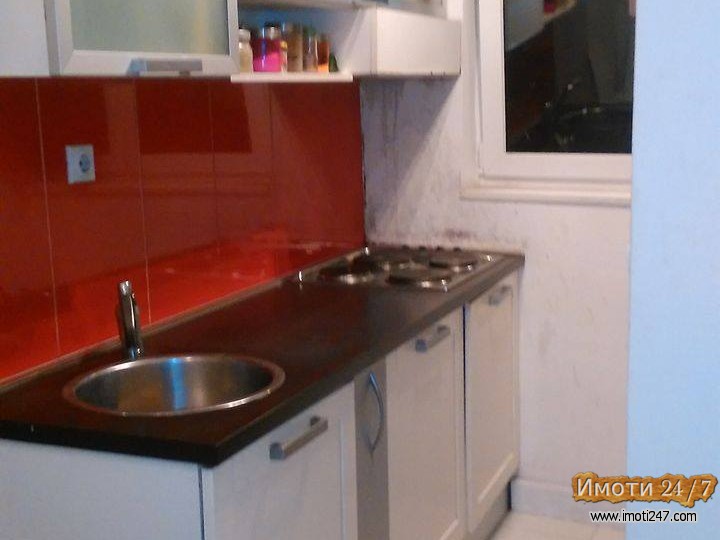 Prodavam 3-soben stan na ul Ruzveltova