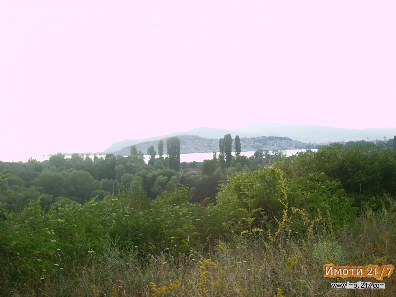 PRODAVAM  ATRAKTIVEN PLAC OHRID-GORICA