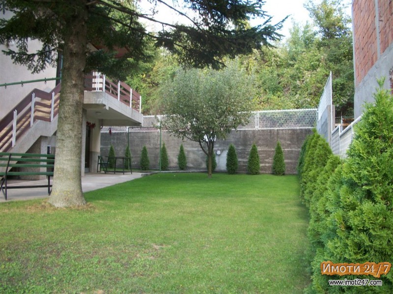 СЕ  ПРОДАВА   КУЌА  ВО  СЕЛО  БАЊАНИ