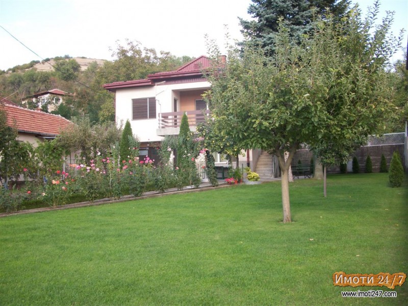 СЕ  ПРОДАВА   КУЌА  ВО  СЕЛО  БАЊАНИ