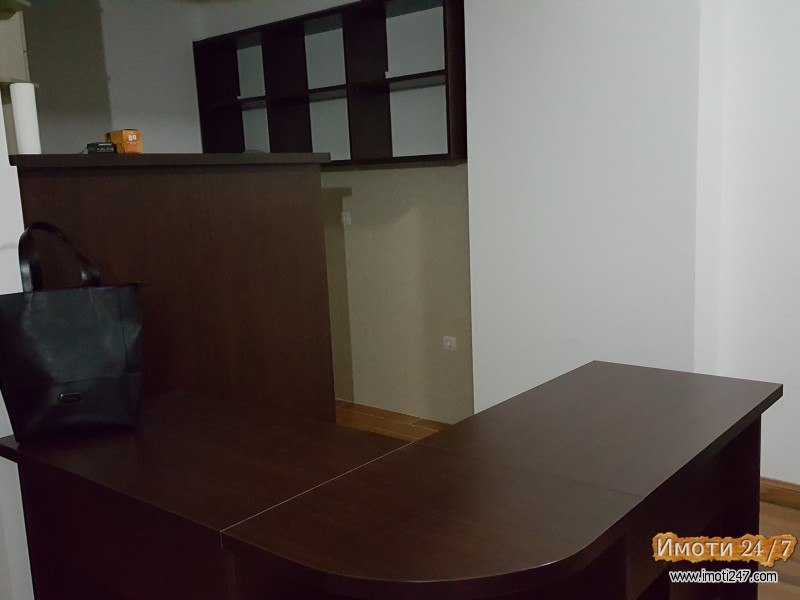 4 soben vo grand prestiz 1 kat namesten za kancelarii biroa  350 evra