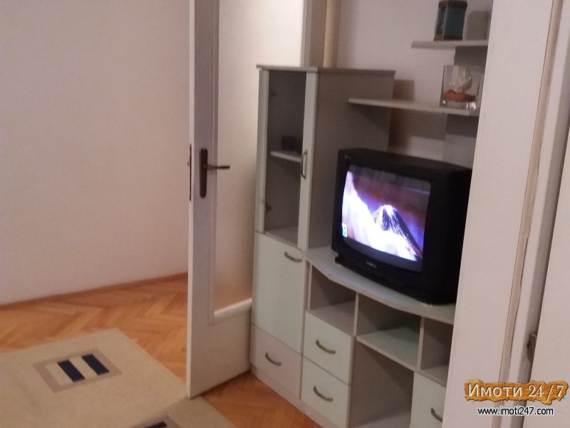 Издавам наместен стан