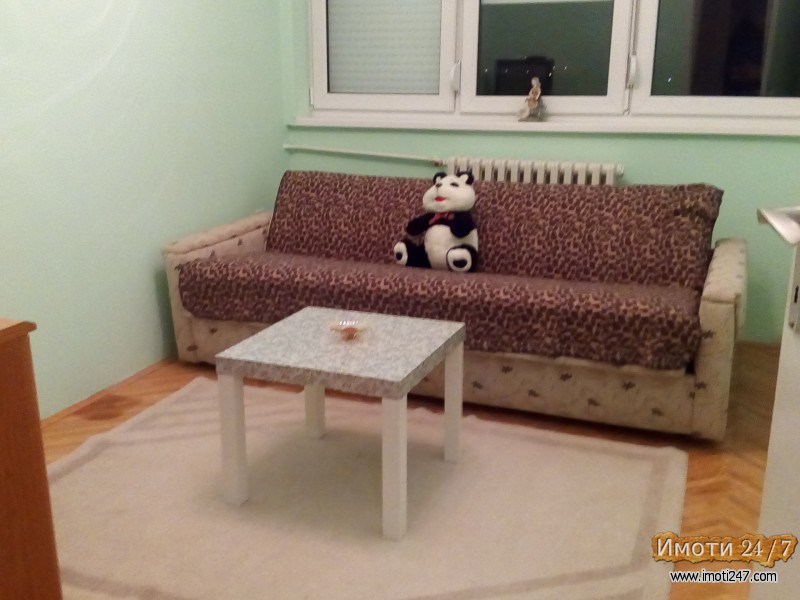 Се издава комплетно наместен трособен стан