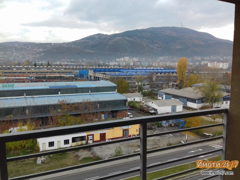 НОВ  СТАН  СО  ПАРКИНГ  МЕСТО