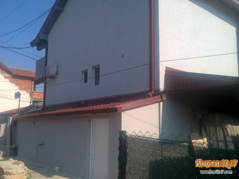СЕ ПРОДАВА КУЌА СО ДЕЛОВЕН ПРОСТОР