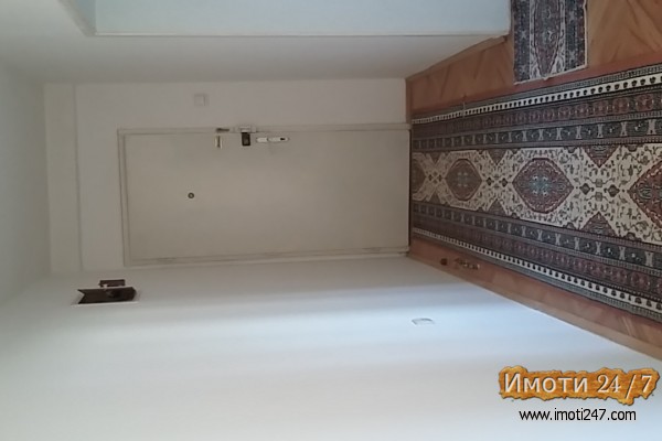 Prodavam stan od 52m2so podrum 7m2