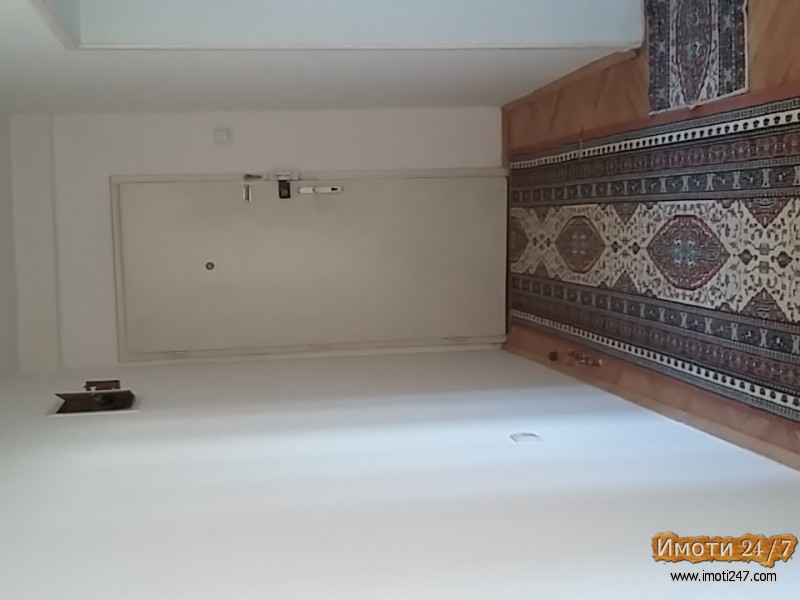 Prodavam stan od 52m2so podrum 7m2