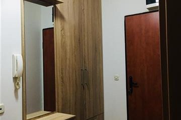 prodavam celosno renoviran stan 