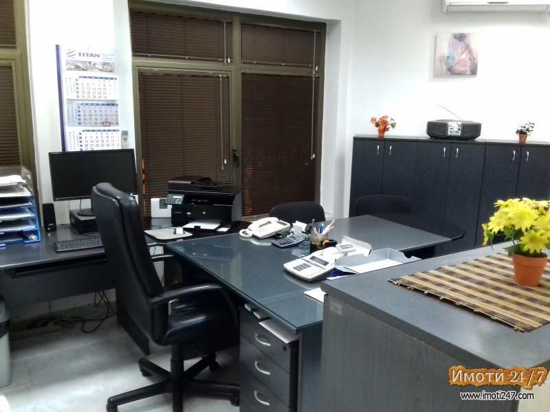 ИТНО СЕ ПРОДАВА ДЕЛОВЕН ПРОСТОР ВО НАС11 ОКТОМВРИ