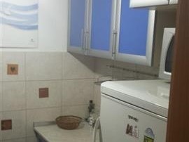 Се издава стан во Центар кај Рамстор Клинички и МВР