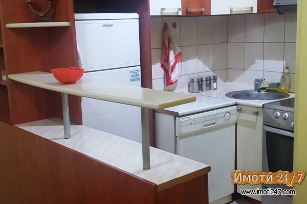 Се изнајмува стан