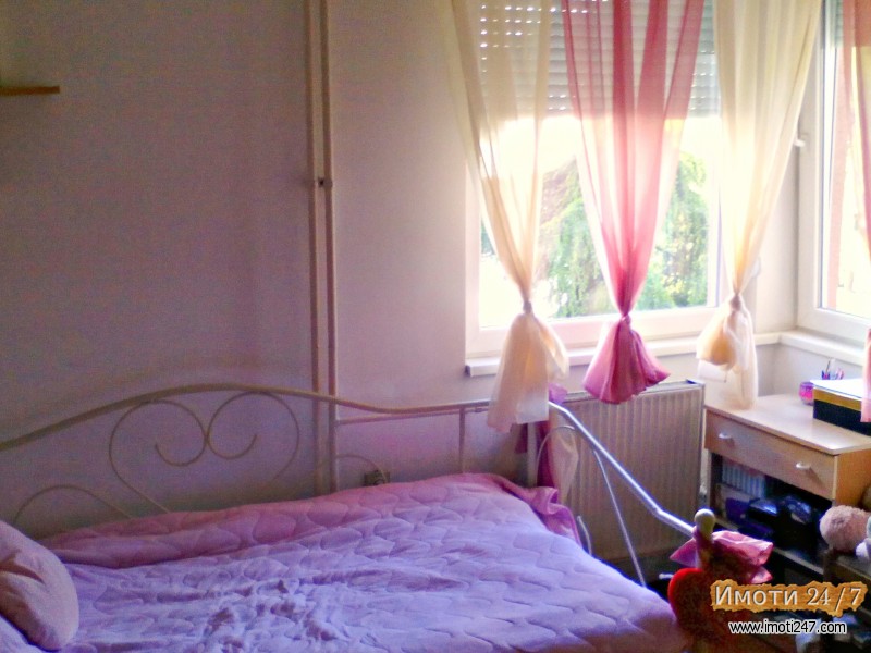 SE PRODAVA STAN VO AVTOKOMANDA 76 M2 NAMALEN