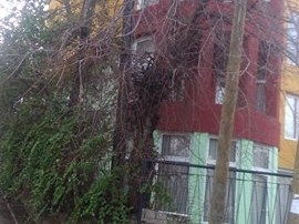 Се издава куќа на Водно