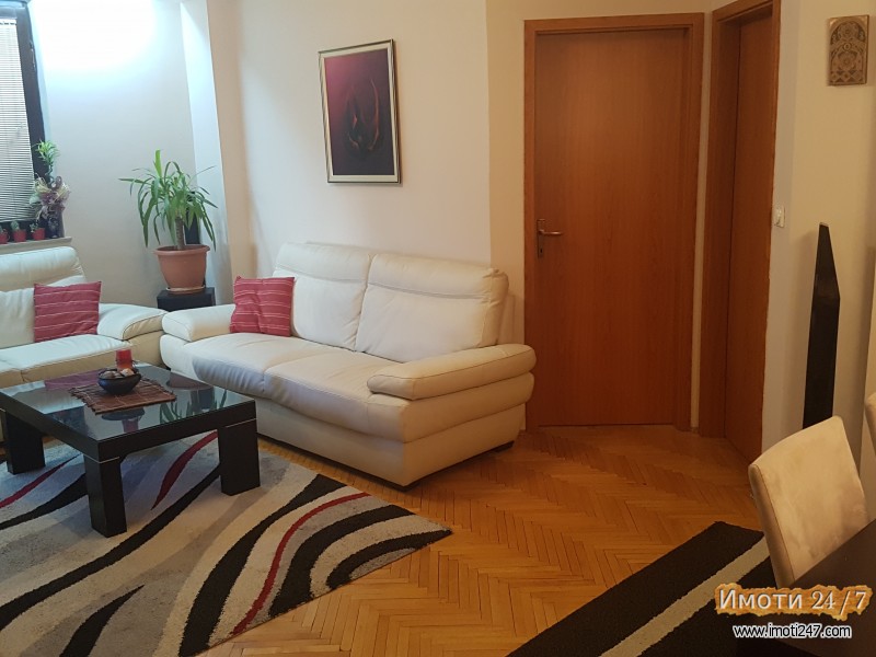 prodavam trosoben stan vo aerodrom 61m2