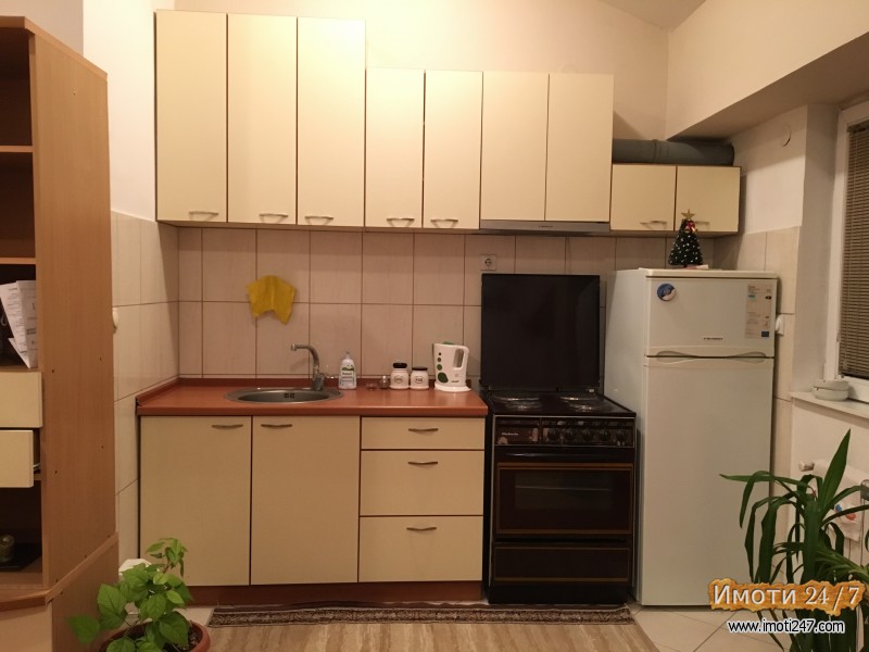 Издавам стан 55м2 во Центар
