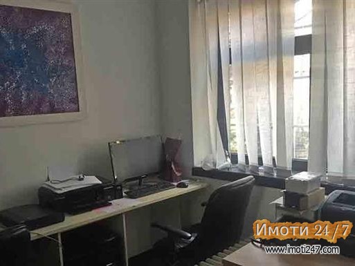 Се издава деловен простор во центар Скопје