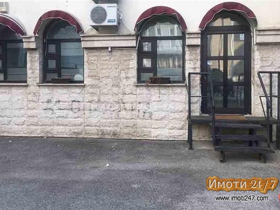 Се издава деловен простор во центар Скопје