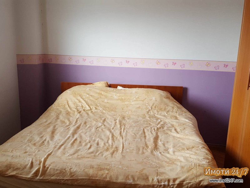 Издавам  наместен двособен стан 55м2 во Центар