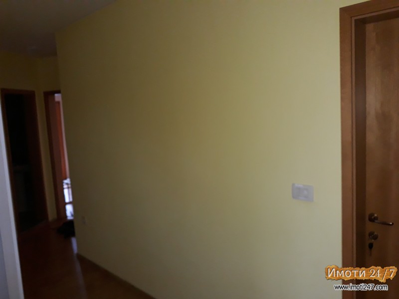 Se prodava semejna kuka