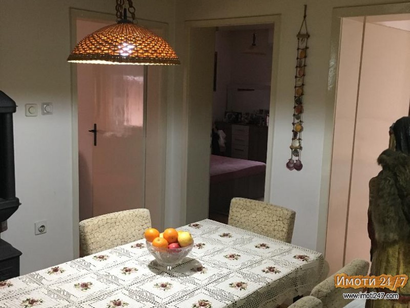 продавам куќа во Ченто -стан од 153м2гаража 22м2 и двор 280м2