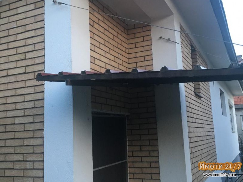 продавам куќа во Ченто -стан од 153м2гаража 22м2 и двор 280м2