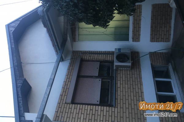 Се продава куќа во Ченто- стан од 153м2гаража од 22 м2 и двор двор 280 м2
