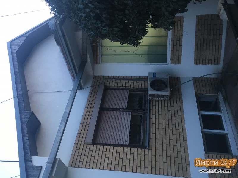 Се продава куќа во Ченто- стан од 153м2гаража од 22 м2 и двор двор 280 м2