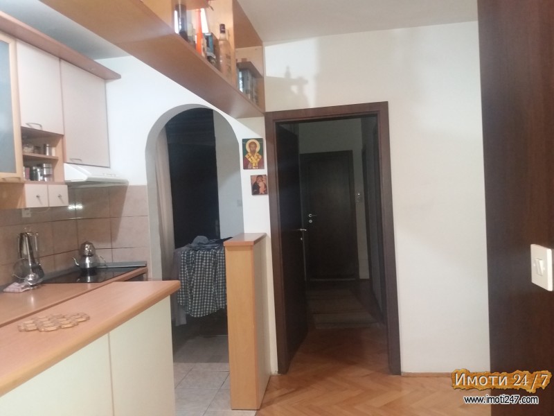 NLisice ubav trosoben stan 75m2 renoviran i opremenna 2kat