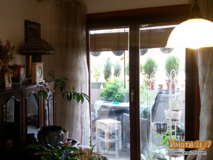 Kapistecna ul Kozara 105m2 stan 4sob komplet luks renoviran