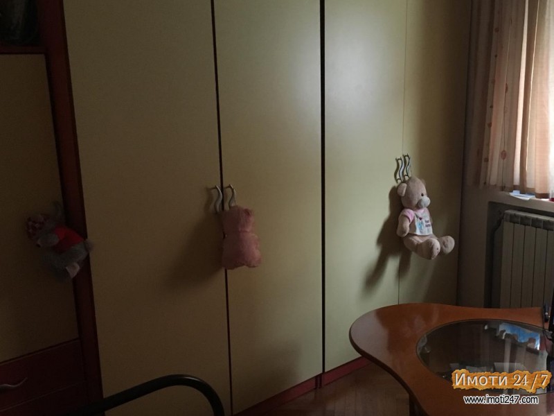 Се продава куќа во Ченто стан 153м2гаража 22м2 и двор 280м2