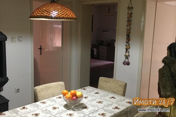 Се продава куќа во Ченто стан 153м2гаража 22м2 и двор 280м2